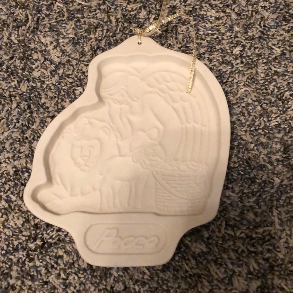 Longaberger Pottery- Angel, Lion, Lamb 1993